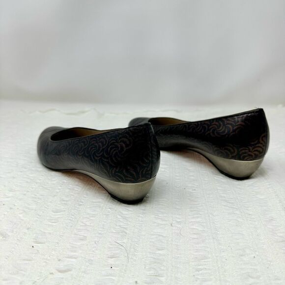 Ferragamo Kitten Heels- Size 8.5 - Picture 9 of 14